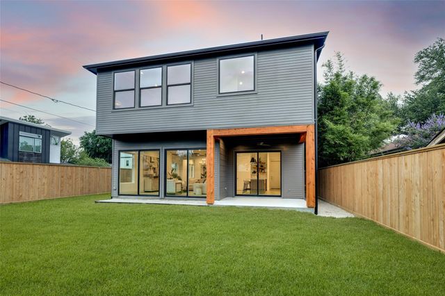 902 E 25th Street, Houston, TX 77009