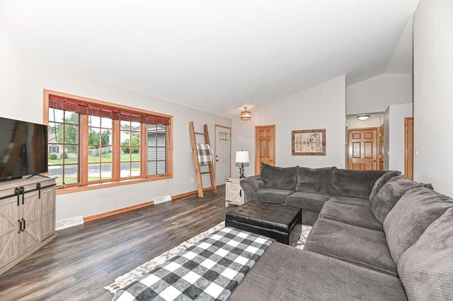 164 Mill AVENUE, Union Grove, WI 53182