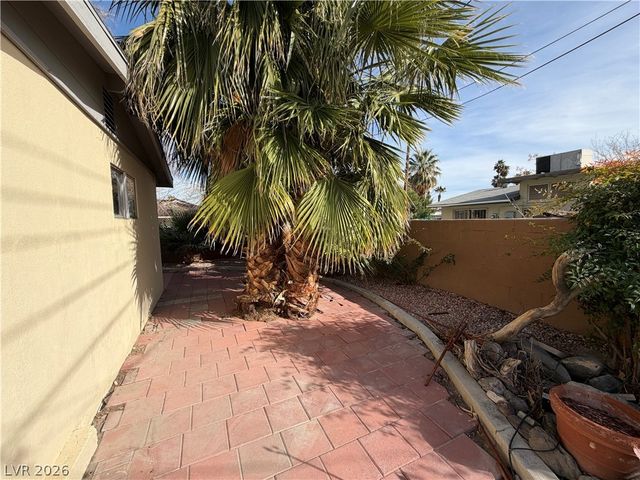 2107 Frontier Avenue, Las Vegas, NV 89106