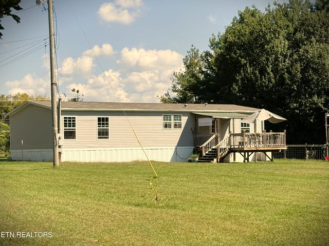 7055 Plateau Rd, Crossville, TN 38571