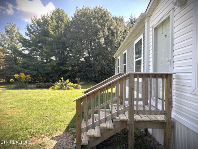 7055 Plateau Rd, Crossville, TN 38571