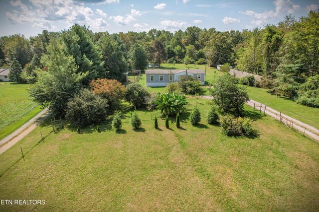 7055 Plateau Rd, Crossville, TN 38571