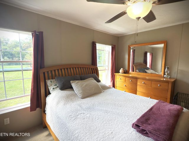 7055 Plateau Rd, Crossville, TN 38571