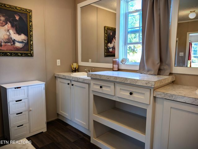 7055 Plateau Rd, Crossville, TN 38571