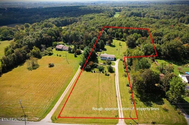 7055 Plateau Rd, Crossville, TN 38571