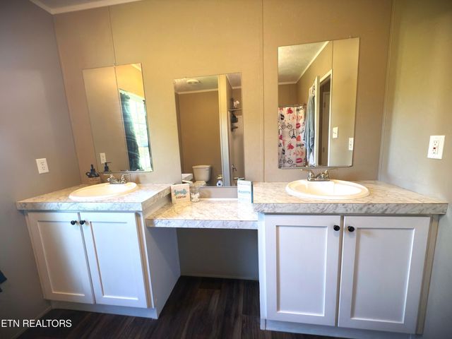 7055 Plateau Rd, Crossville, TN 38571