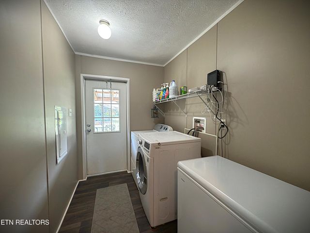 7055 Plateau Rd, Crossville, TN 38571