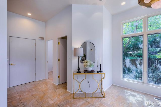 7718 Walinca Terrace, Clayton, MO 63105