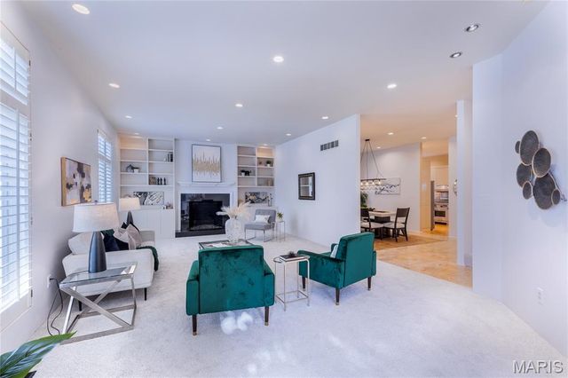 7718 Walinca Terrace, Clayton, MO 63105
