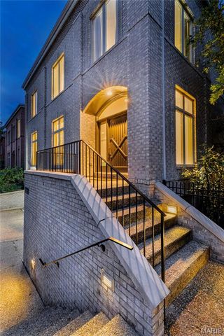 7718 Walinca Terrace, Clayton, MO 63105
