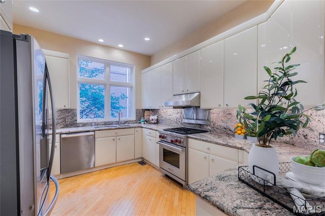 7718 Walinca Terrace, Clayton, MO 63105
