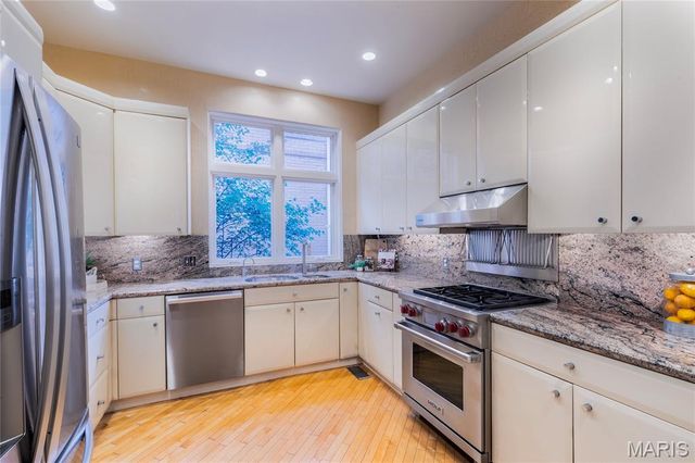 7718 Walinca Terrace, Clayton, MO 63105
