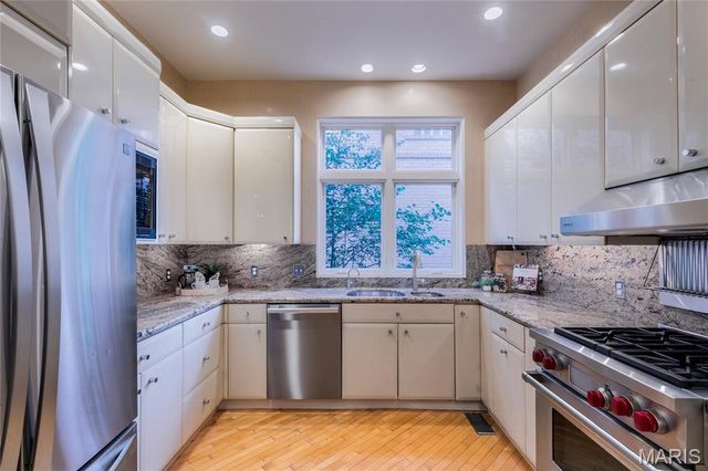 7718 Walinca Terrace, Clayton, MO 63105