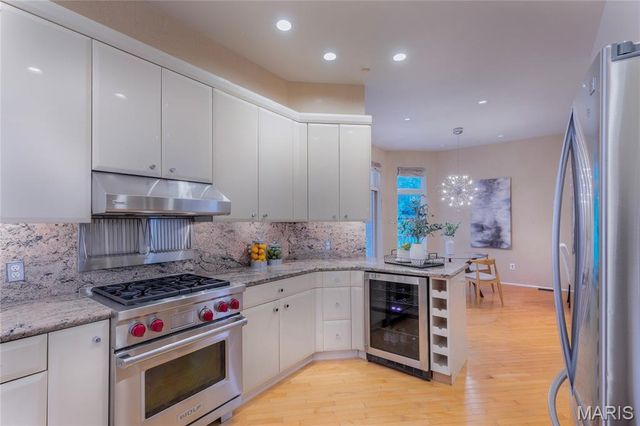 7718 Walinca Terrace, Clayton, MO 63105