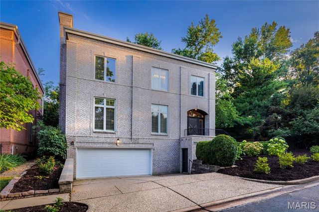 7718 Walinca Terrace, Clayton, MO 63105