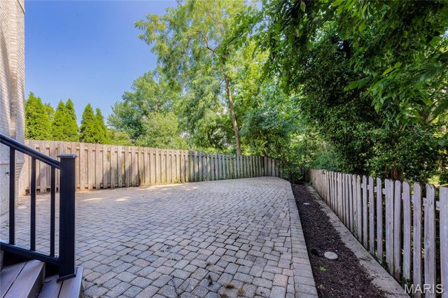 7718 Walinca Terrace, Clayton, MO 63105