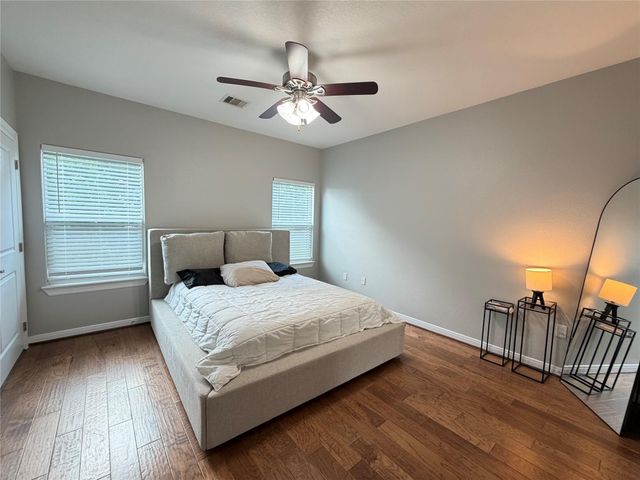 1130 10th Street, Dickinson, TX 77539