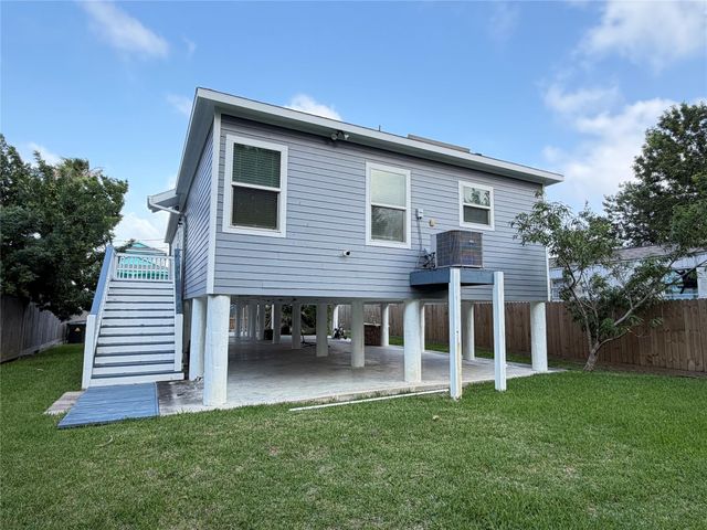1130 10th Street, Dickinson, TX 77539