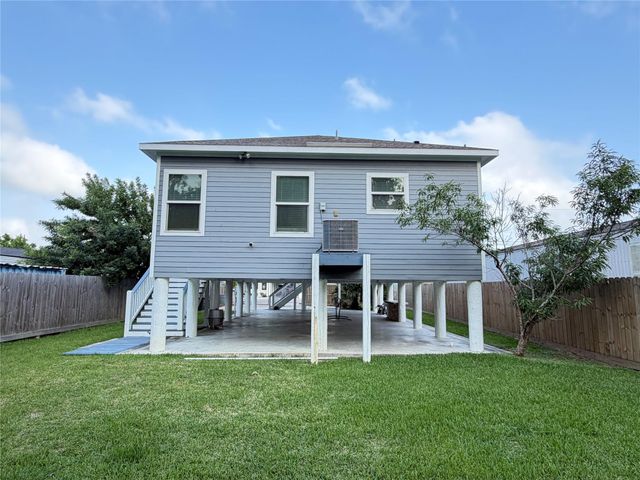 1130 10th Street, Dickinson, TX 77539
