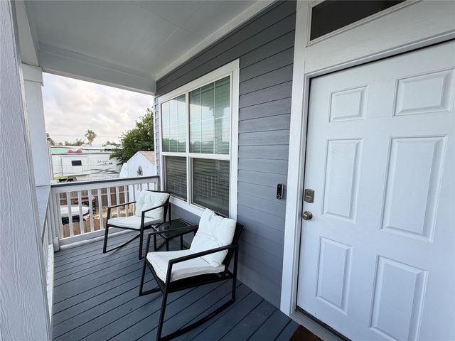 1130 10th Street, Dickinson, TX 77539