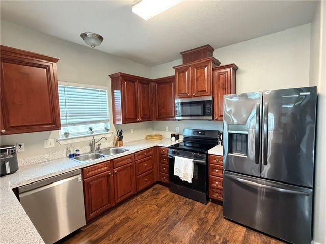 1130 10th Street, Dickinson, TX 77539
