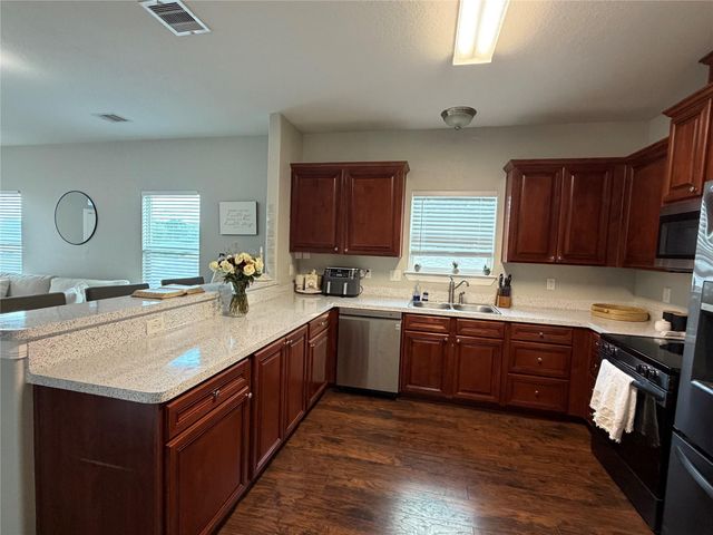 1130 10th Street, Dickinson, TX 77539