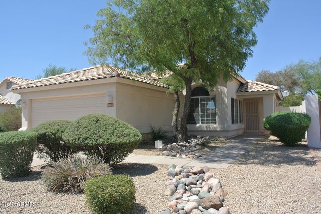 6814 W LOUISE Drive, Glendale, AZ 85310