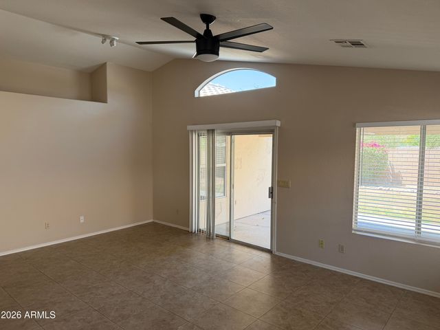 6814 W LOUISE Drive, Glendale, AZ 85310