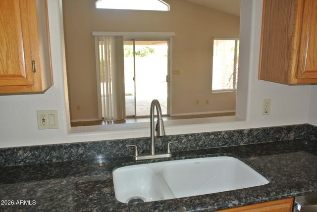 6814 W LOUISE Drive, Glendale, AZ 85310