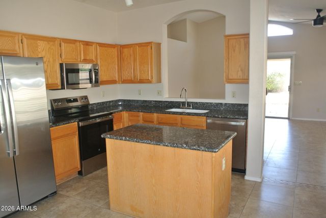 6814 W LOUISE Drive, Glendale, AZ 85310