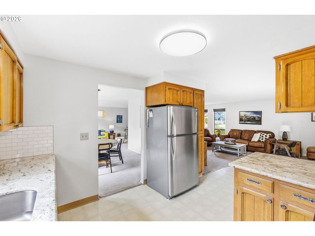 1180 Koffler Ave, Woodburn, OR 97071