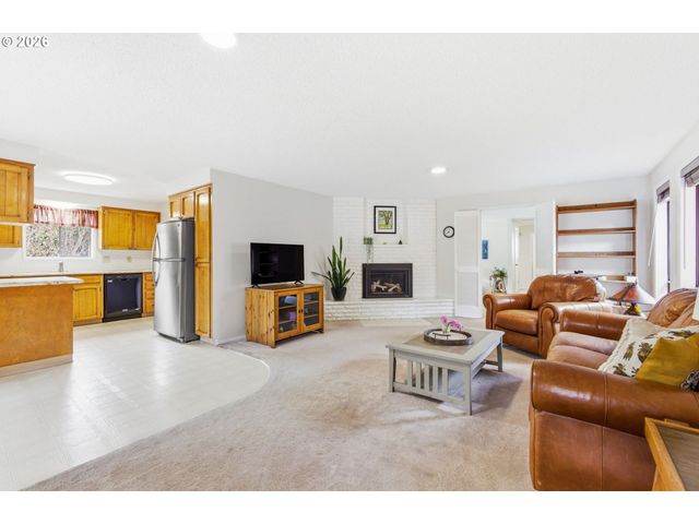 1180 Koffler Ave, Woodburn, OR 97071