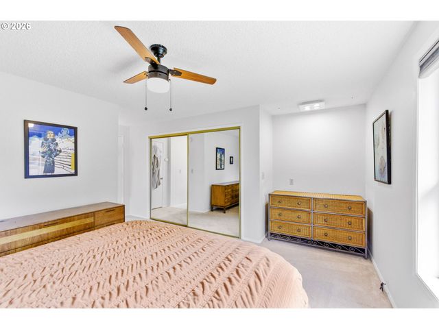 1180 Koffler Ave, Woodburn, OR 97071