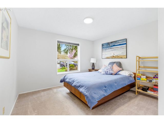 1180 Koffler Ave, Woodburn, OR 97071