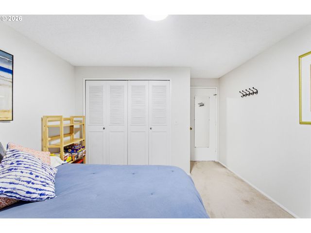 1180 Koffler Ave, Woodburn, OR 97071