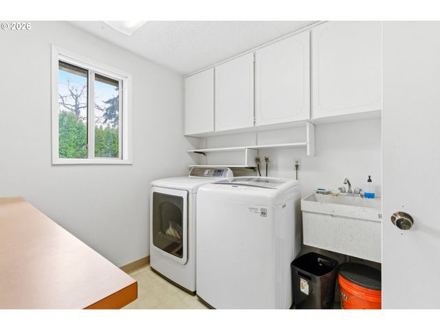 1180 Koffler Ave, Woodburn, OR 97071