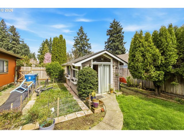 1180 Koffler Ave, Woodburn, OR 97071