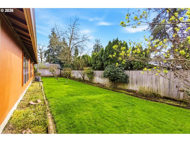 1180 Koffler Ave, Woodburn, OR 97071