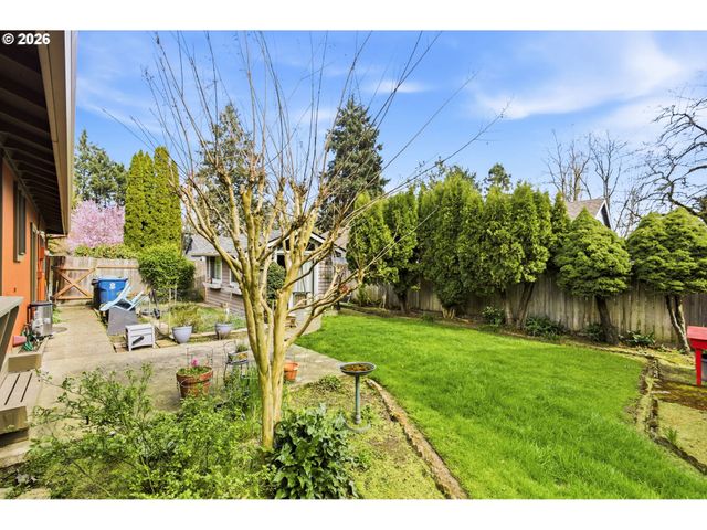 1180 Koffler Ave, Woodburn, OR 97071