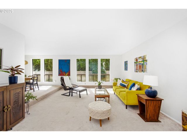 1180 Koffler Ave, Woodburn, OR 97071