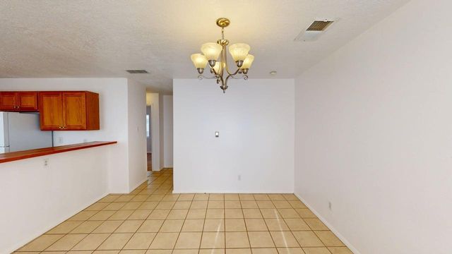 313 McKnight - Main, A & B Avenue NE, Albuquerque, NM 87102