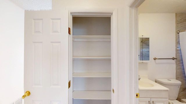 313 McKnight - Main, A & B Avenue NE, Albuquerque, NM 87102