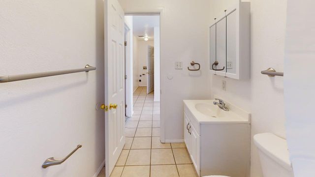 313 McKnight - Main, A & B Avenue NE, Albuquerque, NM 87102