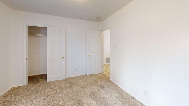 313 McKnight - Main, A & B Avenue NE, Albuquerque, NM 87102