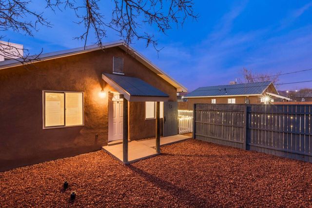 313 McKnight - Main, A & B Avenue NE, Albuquerque, NM 87102