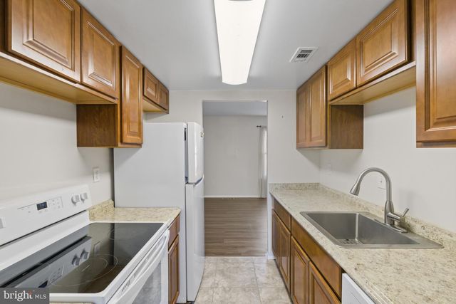 1826 JAYBIRD CT, Severn, MD 21144