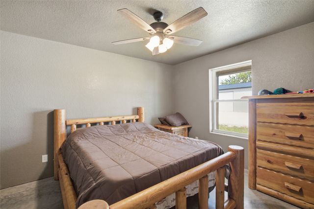 1017 County Road 4699, Boyd, TX 76023
