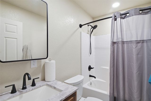 1017 County Road 4699, Boyd, TX 76023
