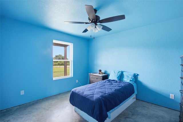 1017 County Road 4699, Boyd, TX 76023