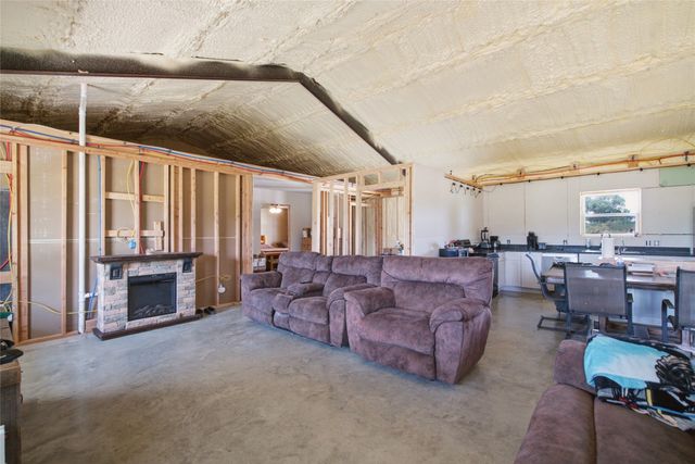 1017 County Road 4699, Boyd, TX 76023